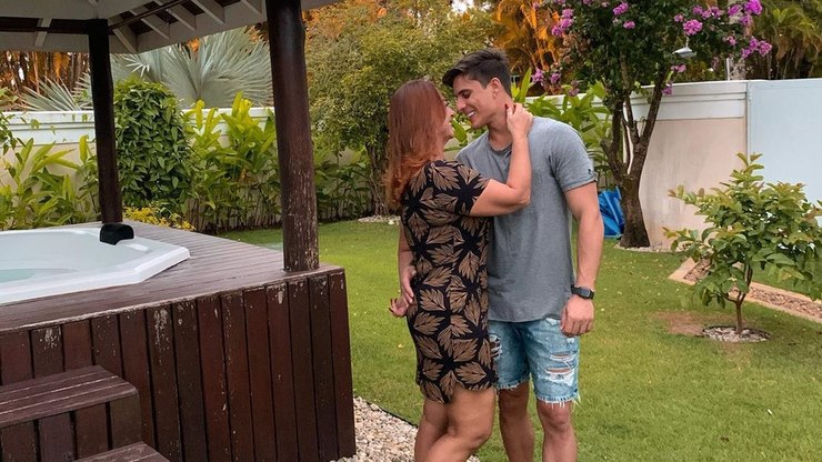 Após polêmicas com Tiago Ramos, mãe de Neymar termina namoro   Fofocas dos Famosos   iG