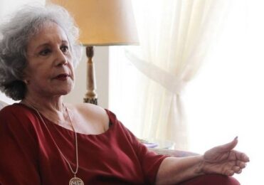Atriz Maria Alice Vergueiro é internada com pneumonia aos 85 anos – Celebridades – iG