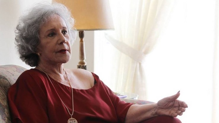 Atriz Maria Alice Vergueiro é internada com pneumonia aos 85 anos   Celebridades   iG