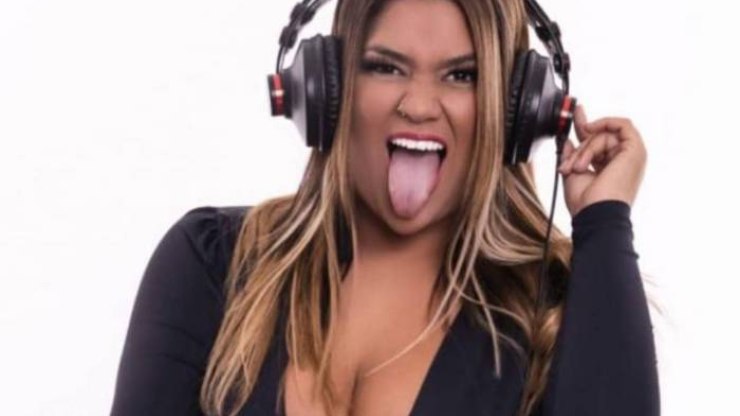 Auxílio emergencial de Mulher Filé é aprovado e ela fez doação   Fabia Oliveira   iG