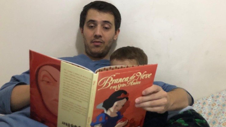 Como contar histórias para as crianças na quarentena   Quarta Capa por Elisa Dinis   iG