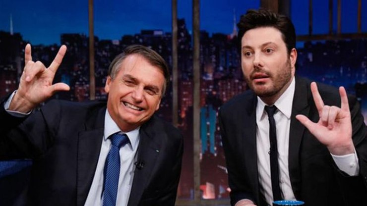 Danilo Gentili cita post de Bolsonaro e compara com
