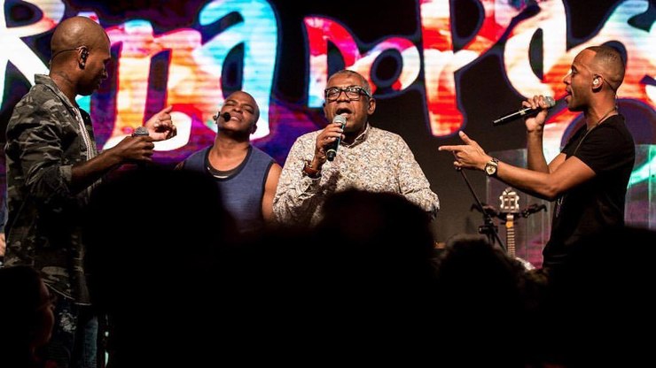 Ferrugem, Dilsinho e mais: as lives de pagode no Youtube em abril   Cultura   iG