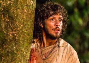 Joaquim cai em uma armadilha na aldeia em ‘Novo Mundo’ – TV & Novelas – iG