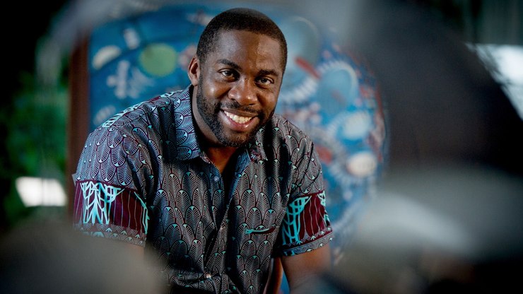 Lázaro Ramos fica pelado na garagem após ir em supermercado   Celebridades   iG