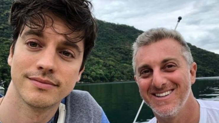 Mãe de Luciano Huck revela reação ao descobrir filho gay   Celebridades   iG