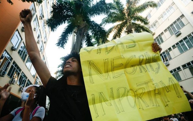 Manifestação anti racista no Palácio Guanabara%2C no Rio de Janeiro 