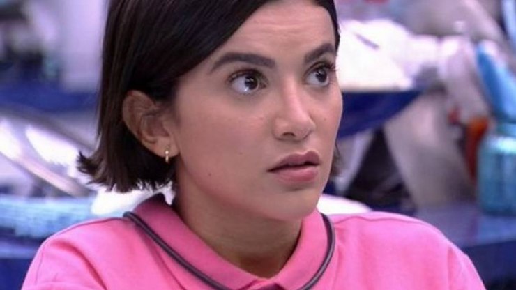 Manu Gavassi é criticada e rebate: