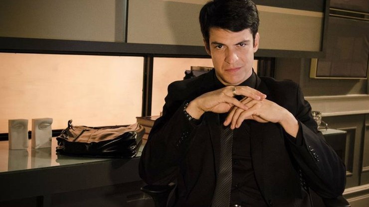 Mateus Solano abre sua intimidade em live: