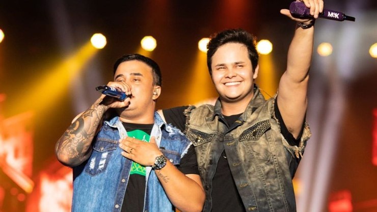Matheus e Kauan demitem 15 funcionários devido à pandemia   Fabia Oliveira   iG