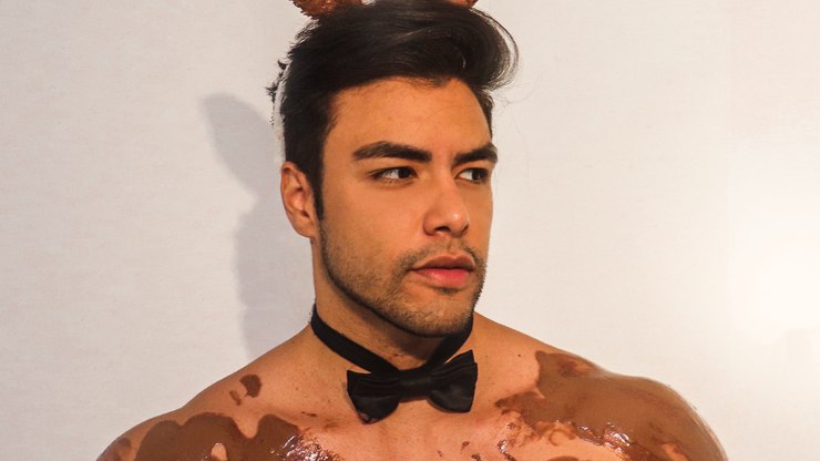 Mister Brasil faz ensaio sexy lambuzado de chocolate para Páscoa   Celebridades   iG