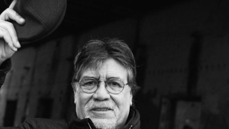 Morre escritor chileno que lutou mais de um mês contra a Covid 19   Celebridades   iG