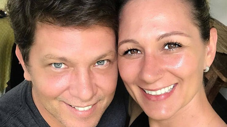 Mulher de Mario Frias demonstra apoio ao marido: