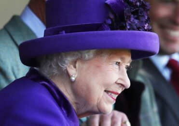 Pandemia: A rotina da rainha Elizabeth isolada em castelo – Celebridades – iG