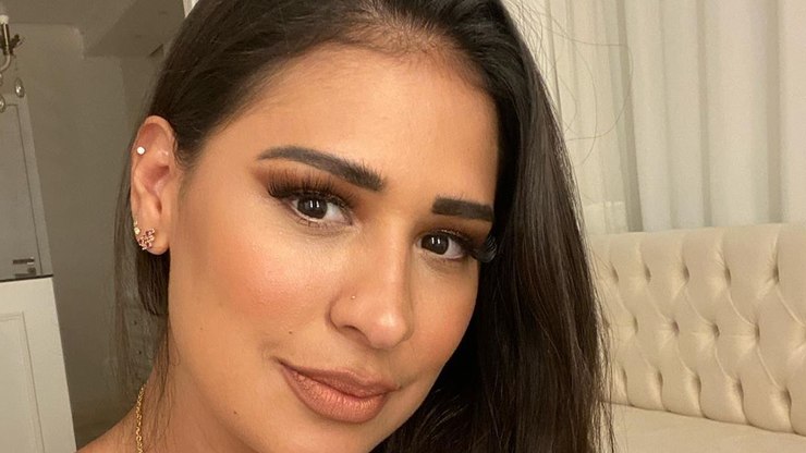 Simone investe na internet e lança canal no YouTube   Celebridades   iG