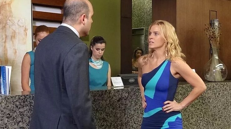 Teodora se enfurece sem saber onde está o tesouro em Fina Estampa   TV & Novelas   iG