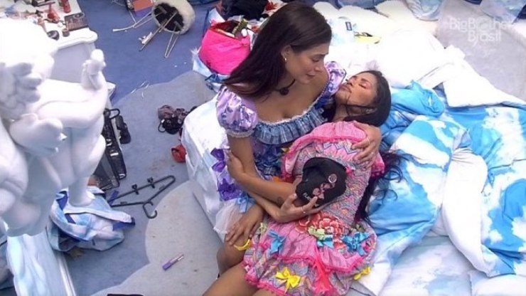 Vídeo com o elenco do