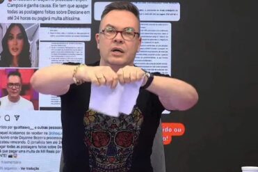 Felipeh Campos Rasga Notificação ao Vivo Após Processo das Irmãs de Deolane: “Esse Lixo!”