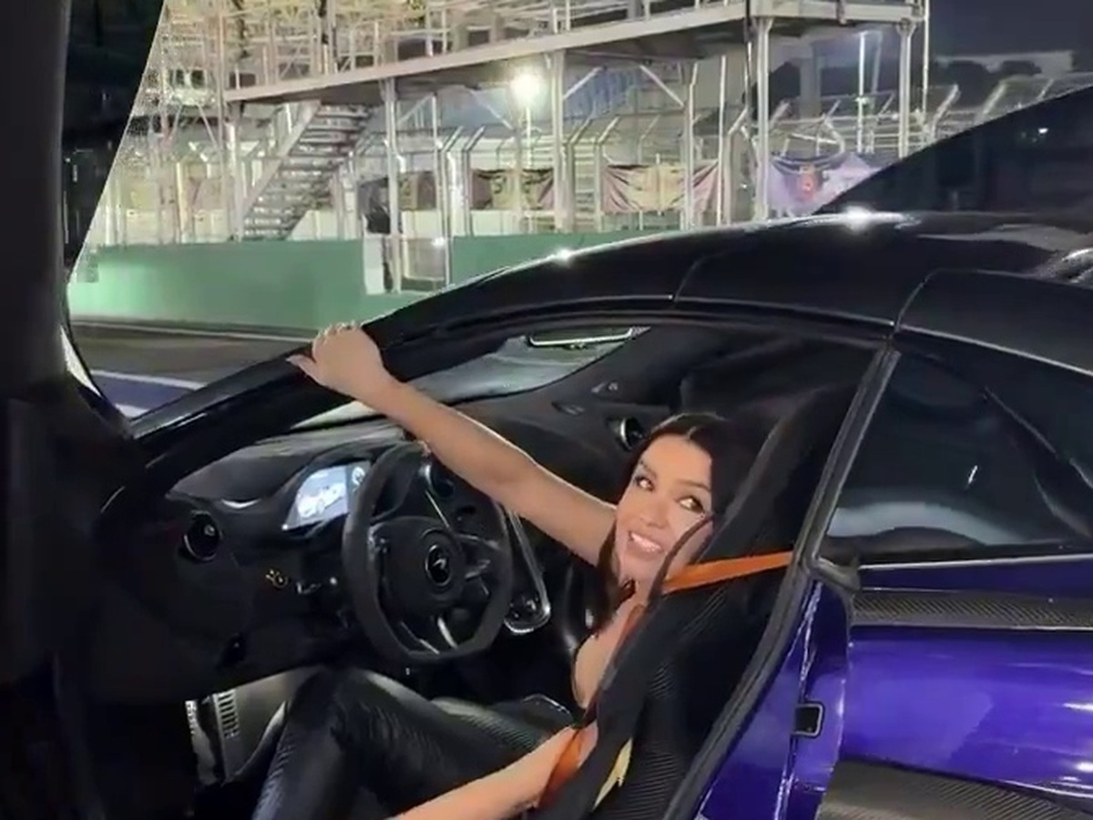 Juliette enfrenta dificuldade para sair do carro sozinha e momento chama atenção dos fãs